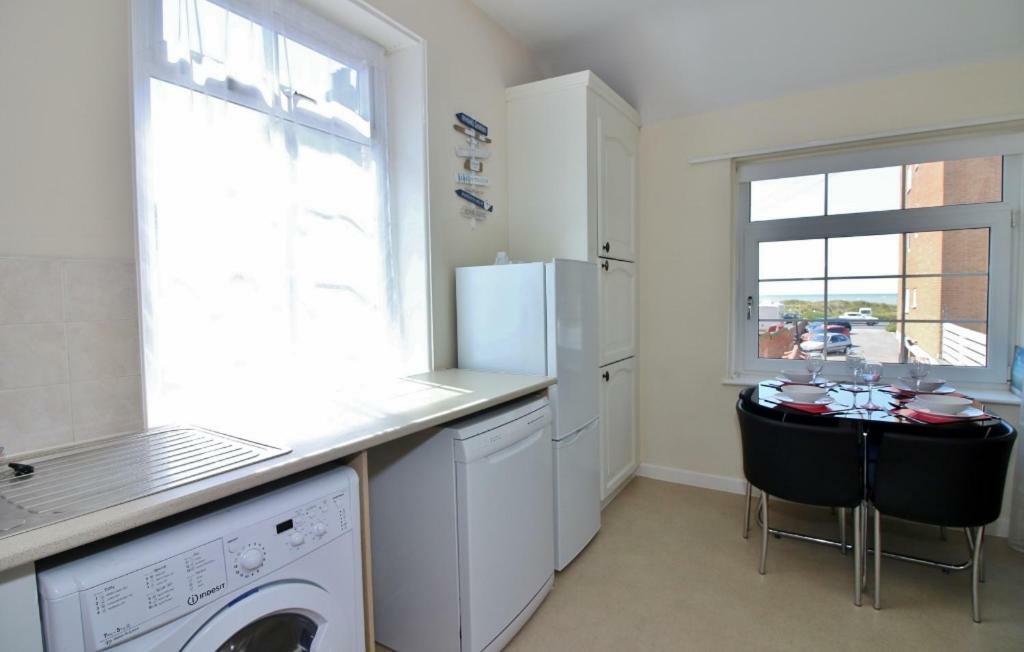 The Coach House Apartment Литам Сент Аннс Екстериор снимка