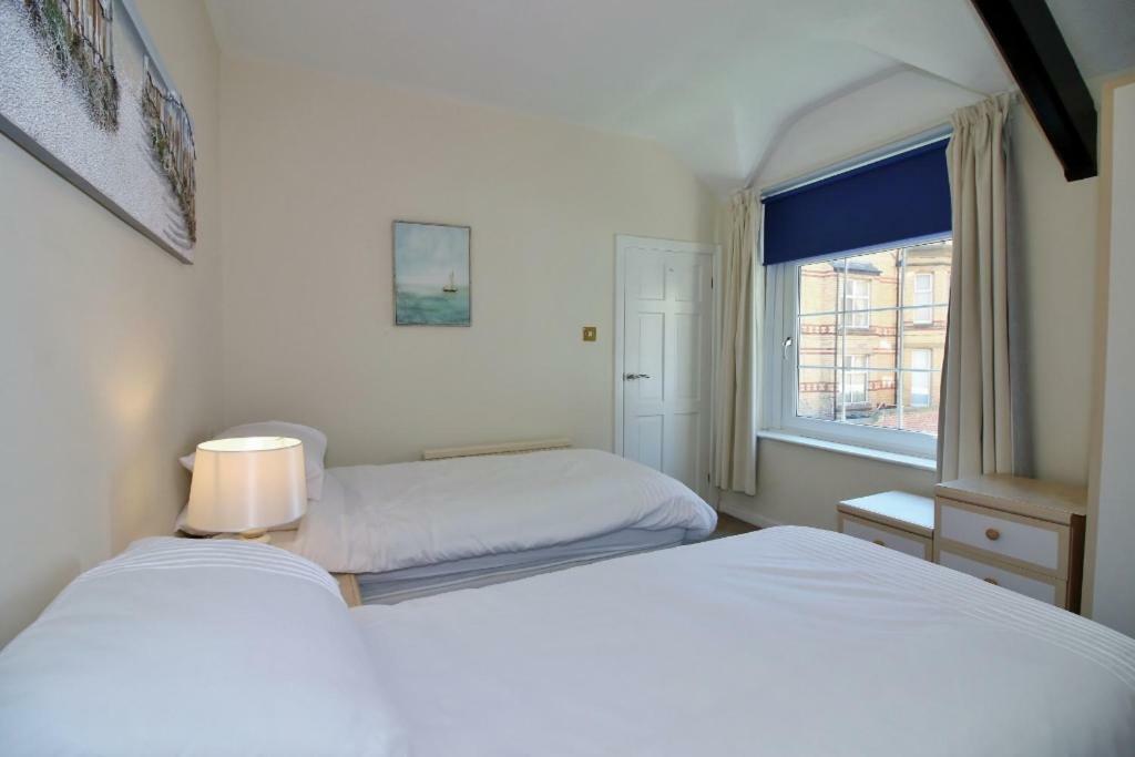 The Coach House Apartment Литам Сент Аннс Екстериор снимка